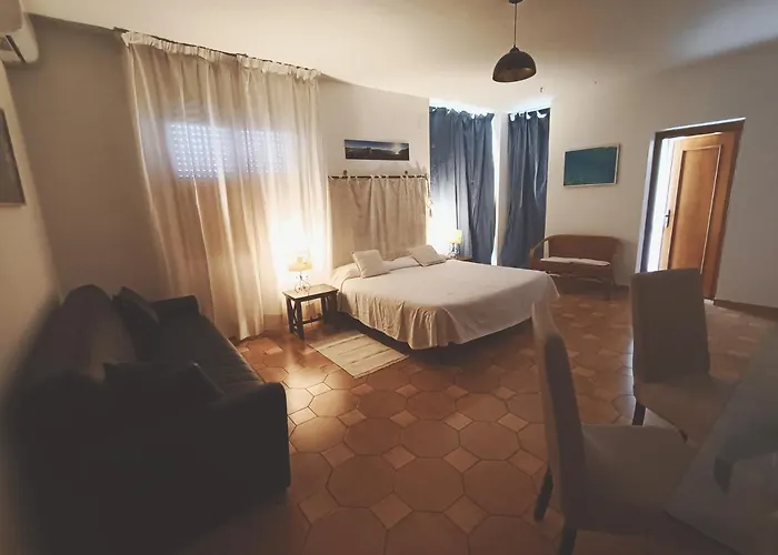 Antonhouse 招待所 3*