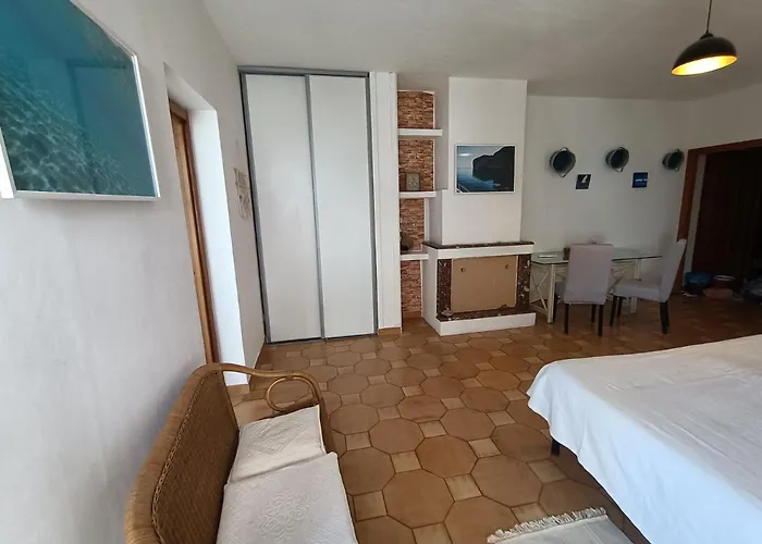 Antonhouse 招待所 3*