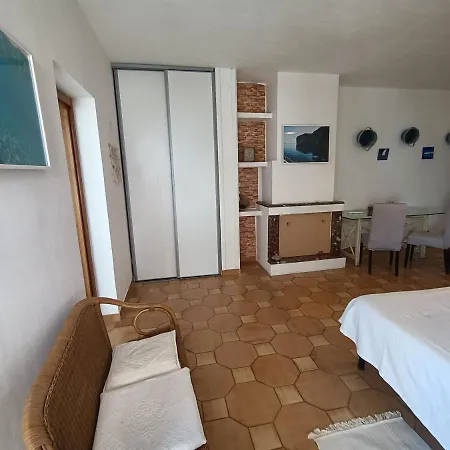 Antonhouse Guest house *
